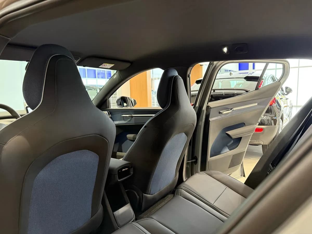 Volvo EX30 Core E40 2025 Blanco