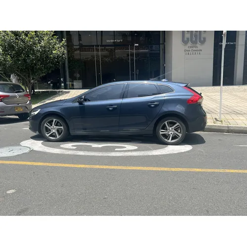 Volvo V40 2018 Azul Medellín