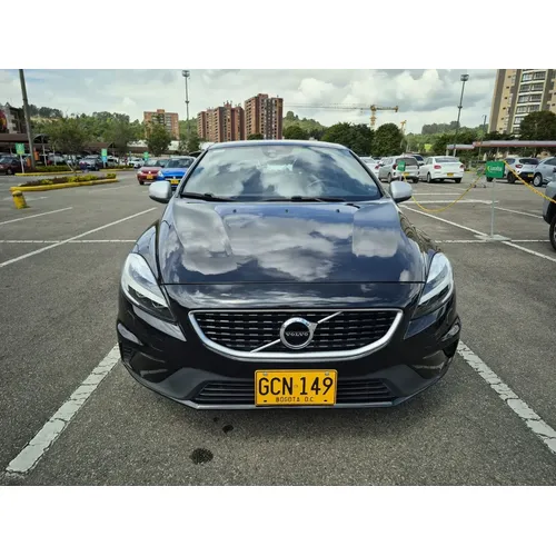 Volvo V40 2019 Negro Bogotá