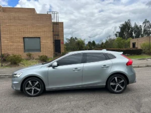 Volvo V40 2019 Plateado Cota