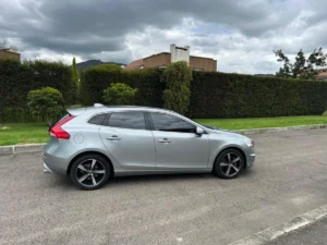 Volvo V40 2019 Plateado Cota