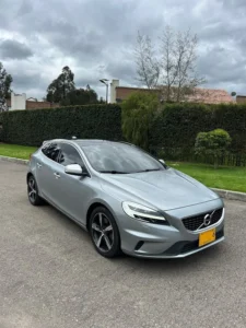 Volvo V40 2019 Plateado Cota