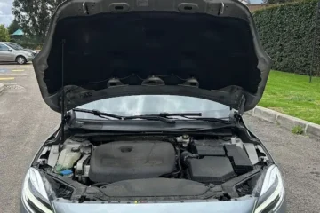 Volvo V40 T4 R-Design 2019 Plateado6