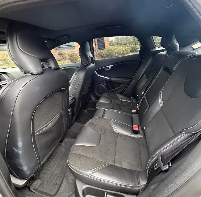 Volvo V40 T4 R-Design 2019 Plateado9