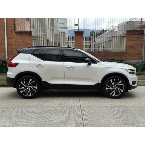 Volvo XC40 2022 Blanco Bogotá