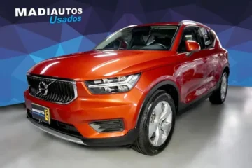 Volvo XC40 MOMENTUM T4 2.0