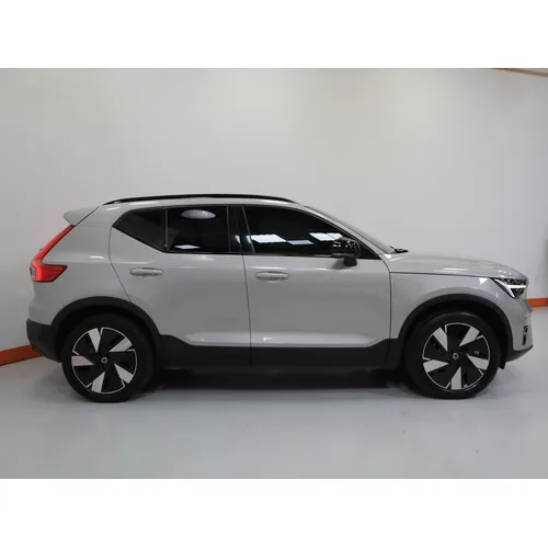 Volvo XC 40 2024 Plateado Bogotá