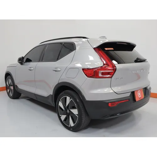Volvo XC 40 2024 Plateado Bogotá