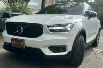 Volvo XC40 T4 MOMENTUM TP 2000CC