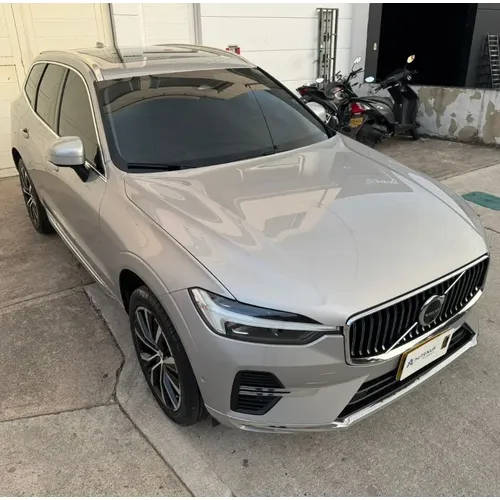 Volvo XC60 2023 Plateado Bogotá