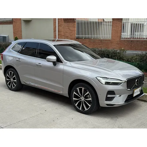 Volvo XC60 2023 Plateado Bogotá
