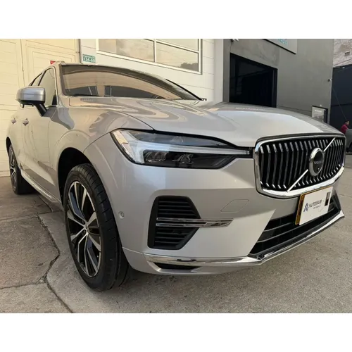 Volvo XC60 2023 Plateado Bogotá