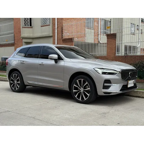 Volvo XC60 2023 Plateado Bogotá