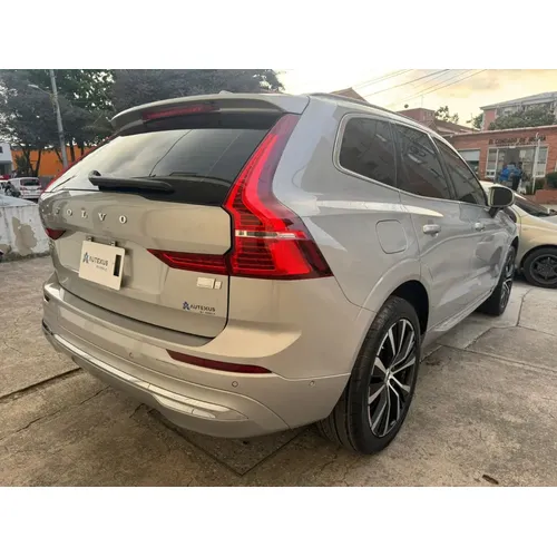 Volvo XC60 2023 Plateado Bogotá
