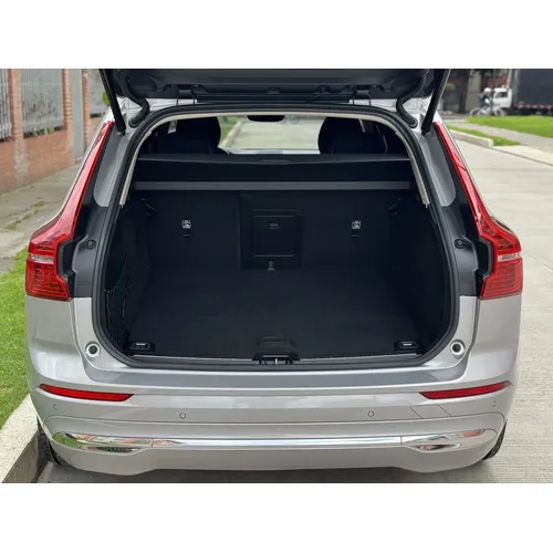 Volvo XC60 2023 Plateado Bogotá