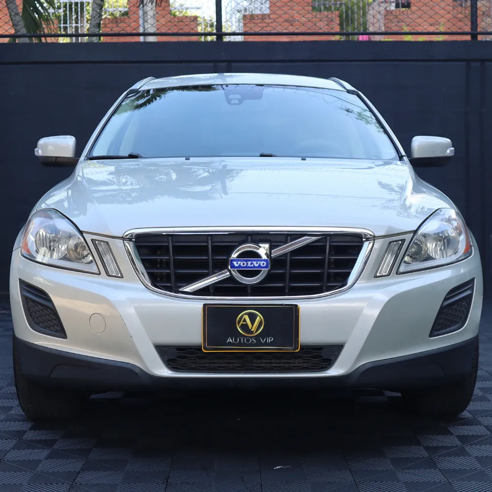 Volvo XC 60 2011 Plateado Floridablanca