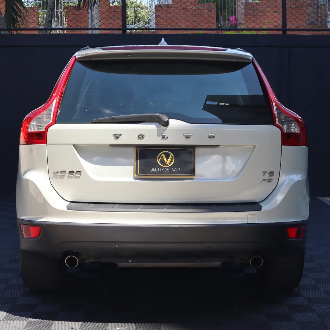 Volvo XC 60 2011 Plateado Floridablanca