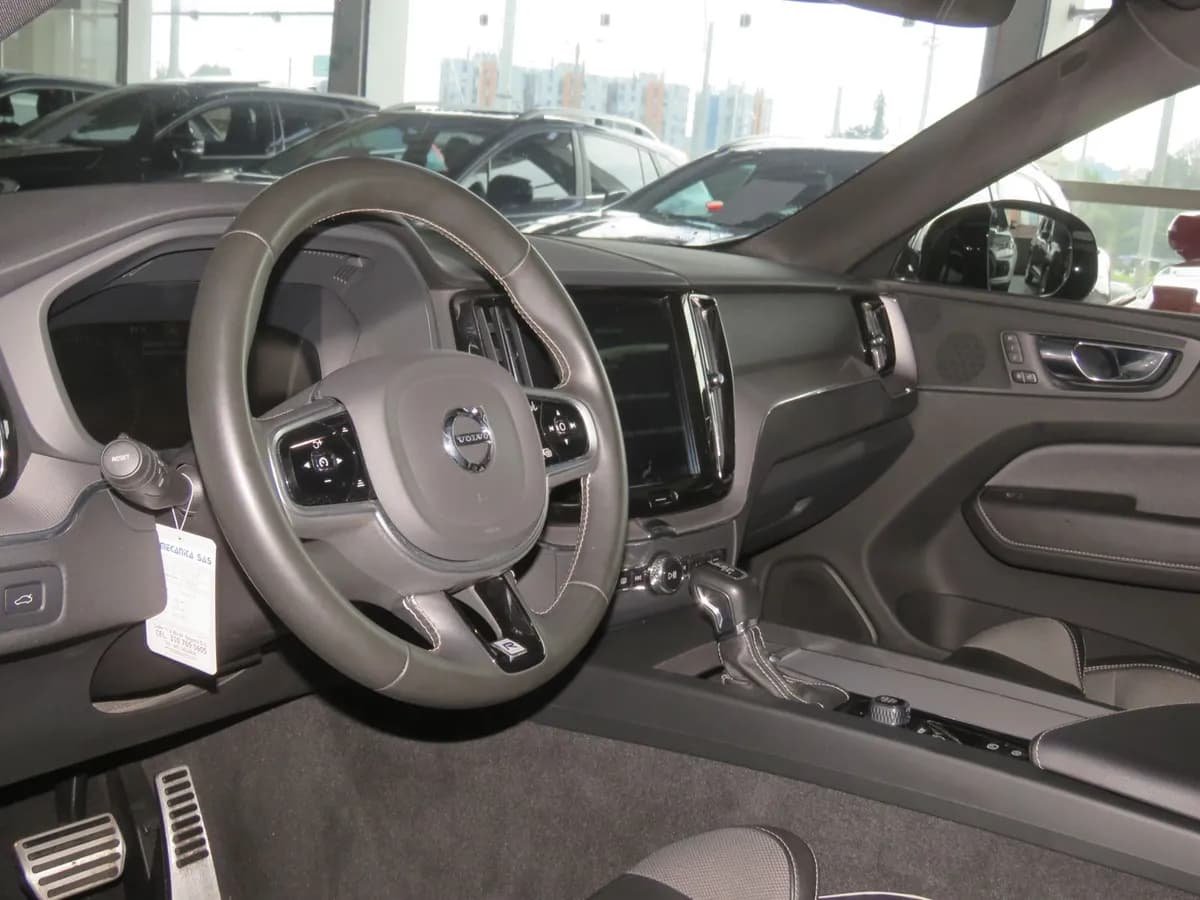 Volvo XC60 T5 AWD R-Design 2020 Plata