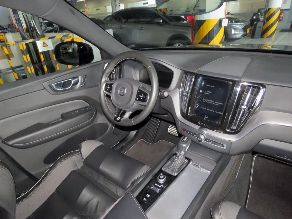 Volvo XC60 T5 AWD R-Design 2020 Plata