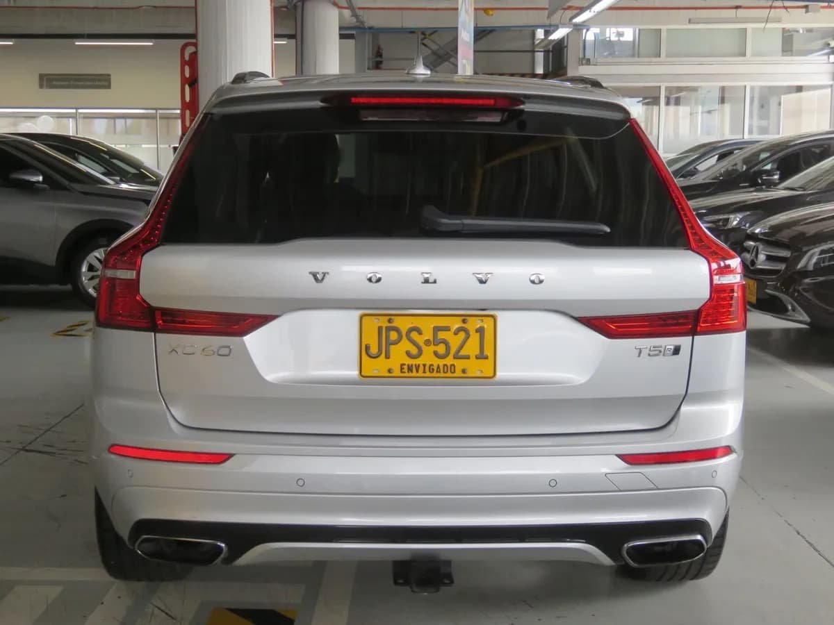 Volvo XC60 T5 AWD R-Design 2020 Plata