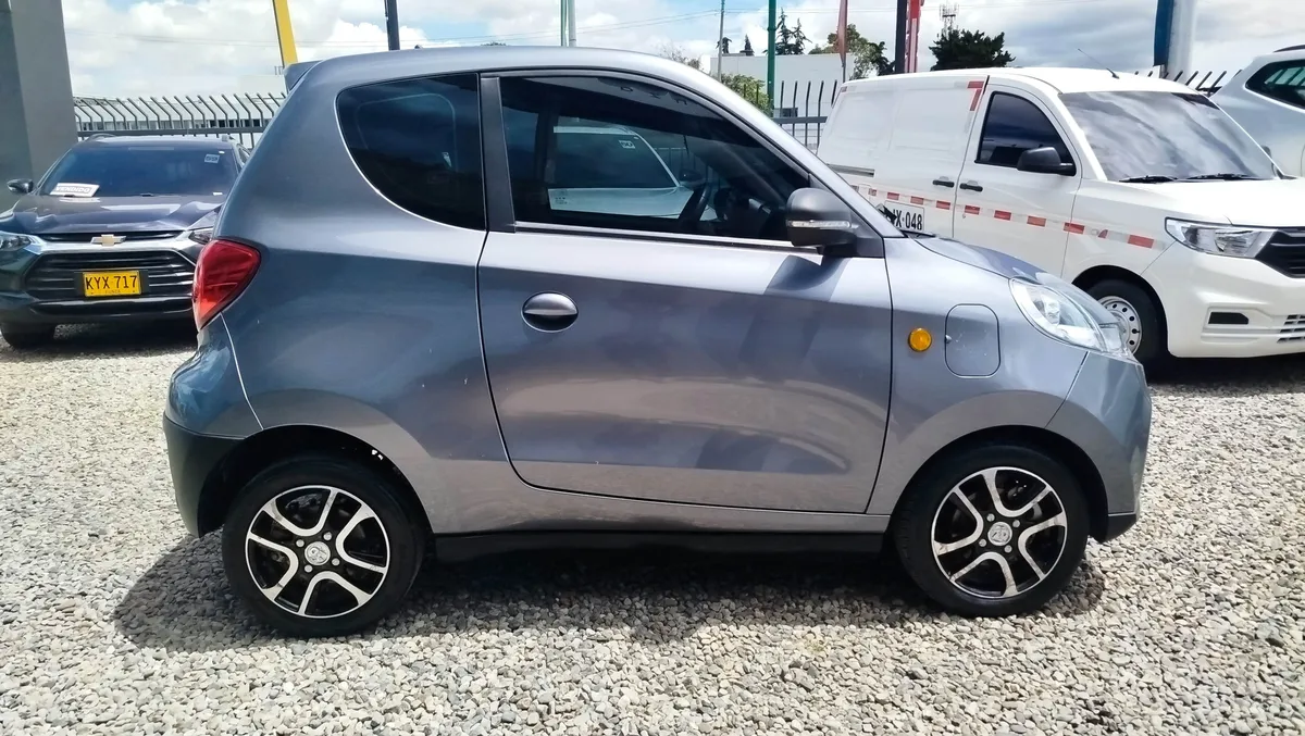 Zhidou Stark 2022 Gris Bogotá