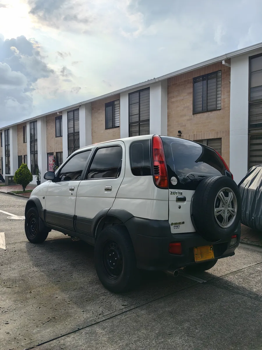 Zotye Nomada 2011 Blanco Dosquebradas