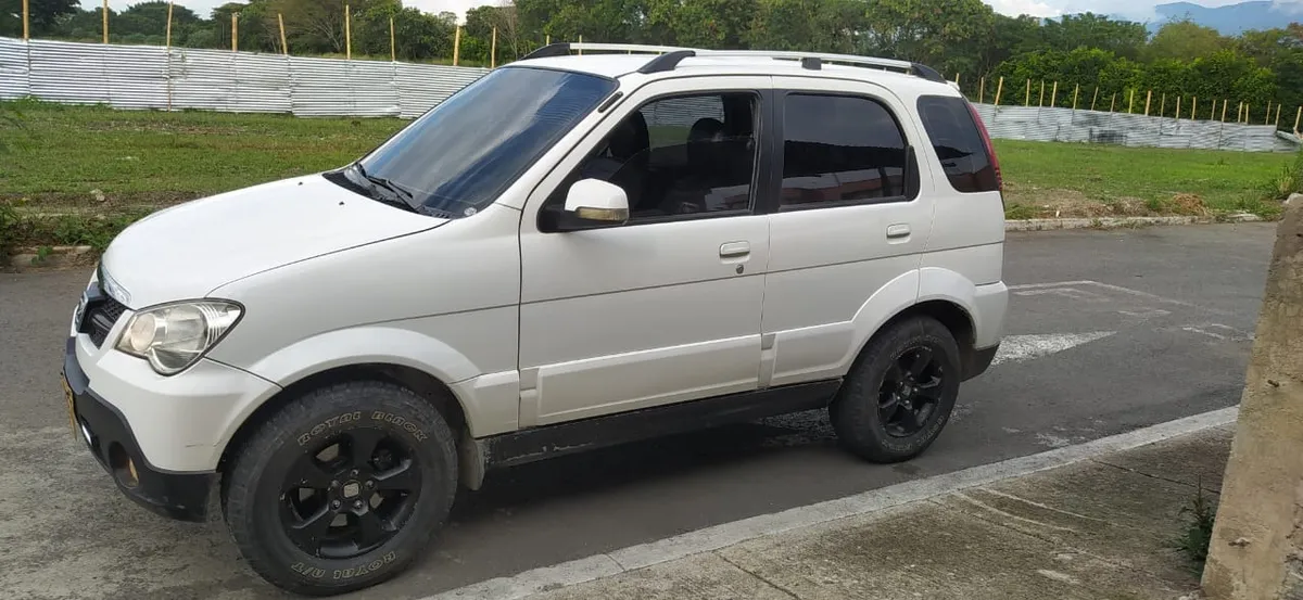 Zotye Nomada 2013 Blanco Guacarí