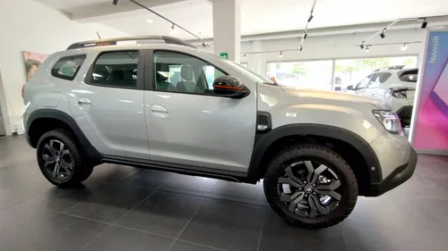 Renault Duster 2026 Gris Medellín