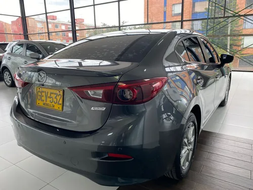 Mazda 3 2020 Gris Suba