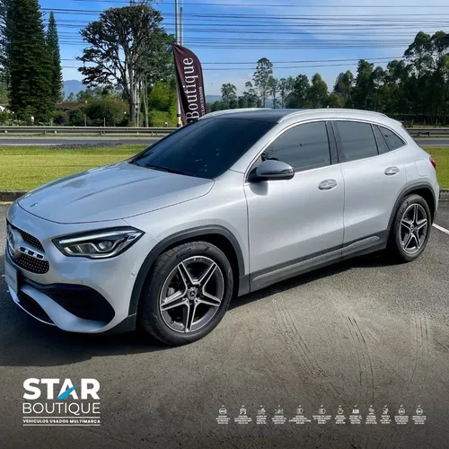 Mercedes-Benz GLA 200 2023 Plateado Medellín
