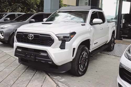 Toyota Tacoma TRD Sport 2025 Blanco Medellín
